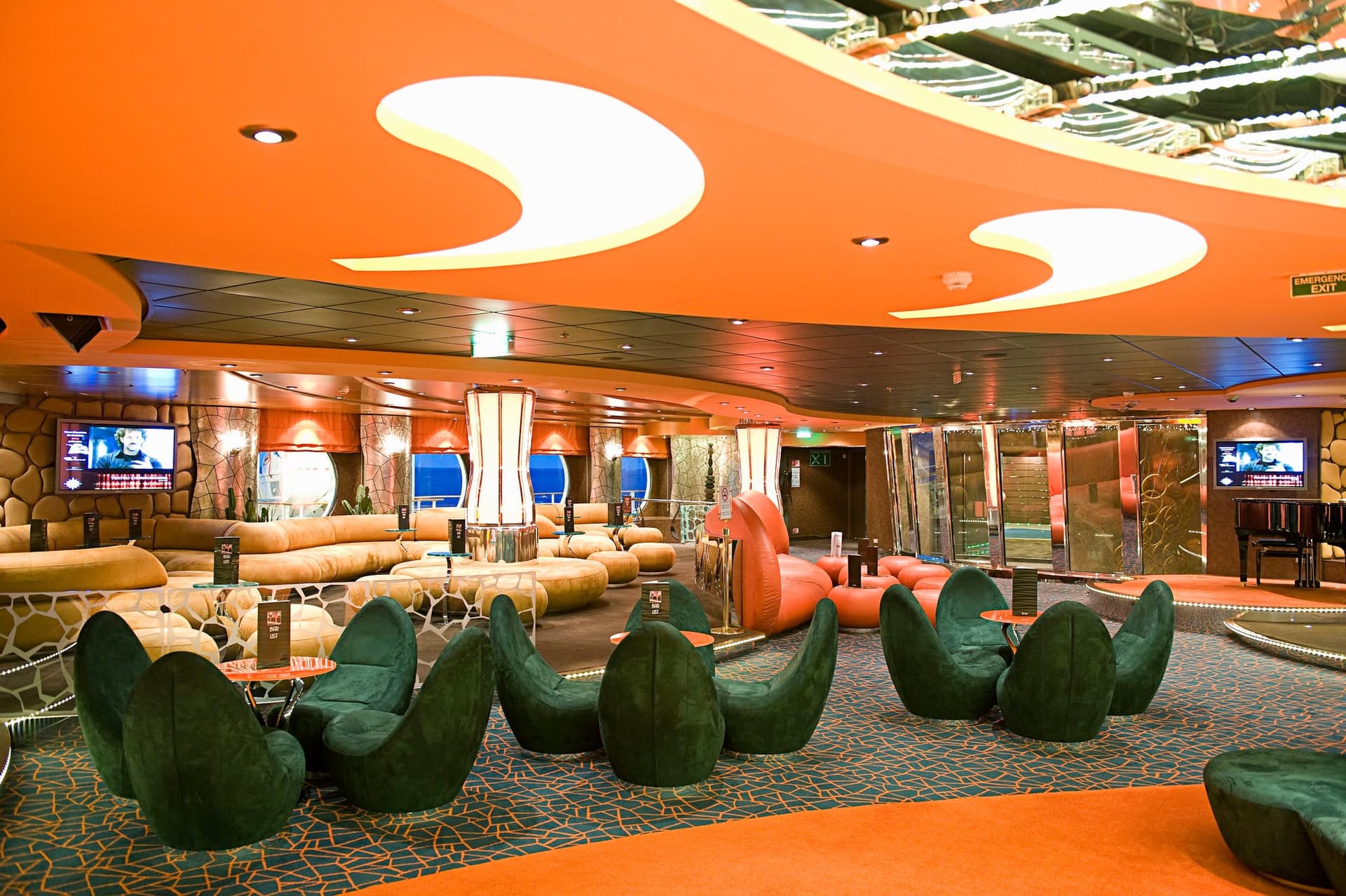 MSC ファンタジア BAR・レストラン 2