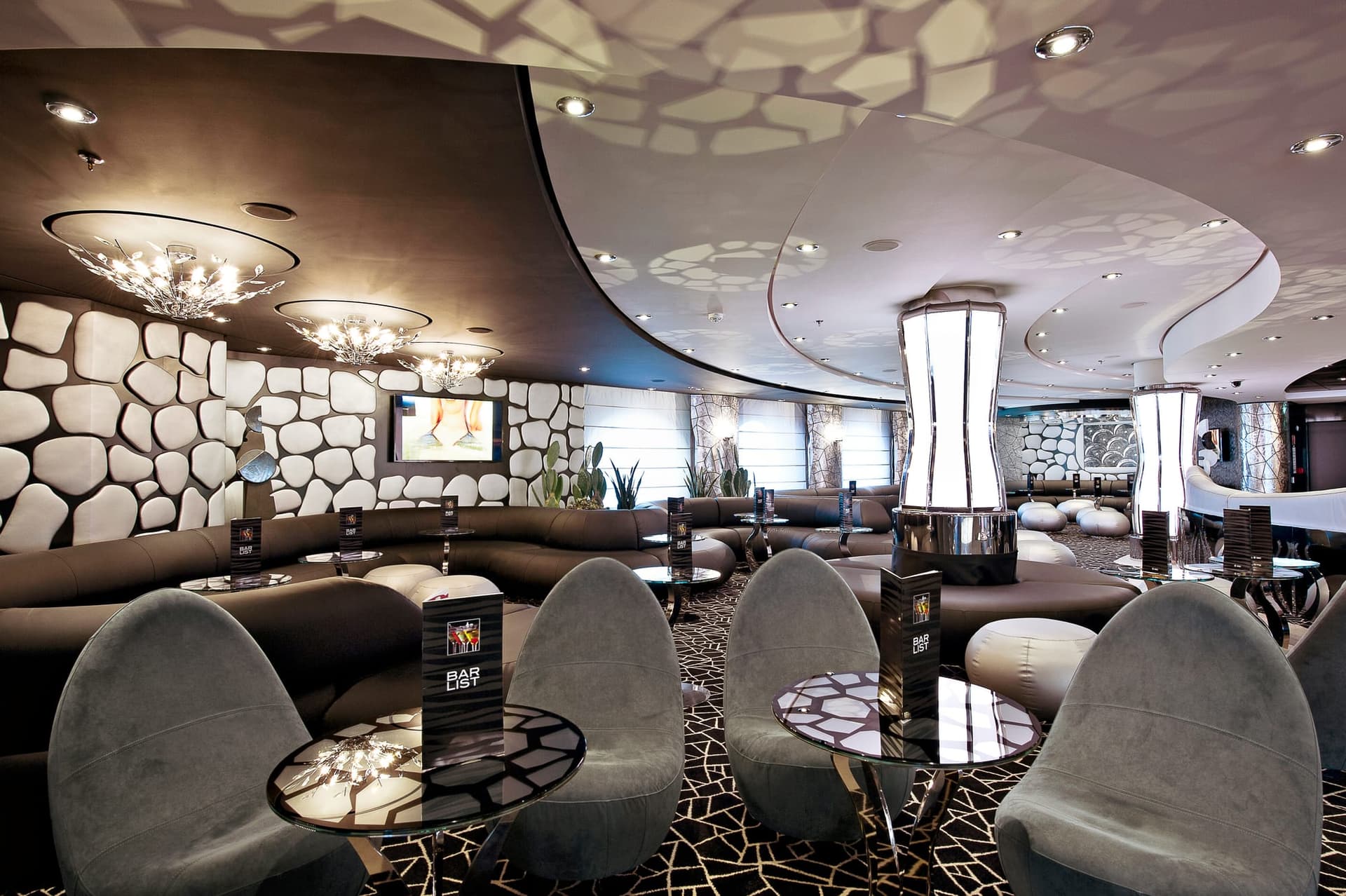 MSC ディヴィーナ BAR・レストラン 1